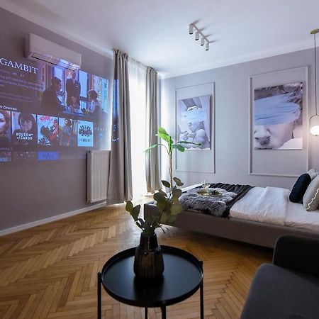 Modern Stay - Central Studios With Wall Projector Near Radisson Bucureşti Eksteriør bilde