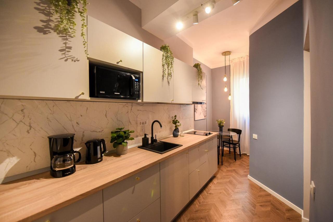 Modern Stay - Central Studios With Wall Projector Near Radisson Bucureşti Eksteriør bilde