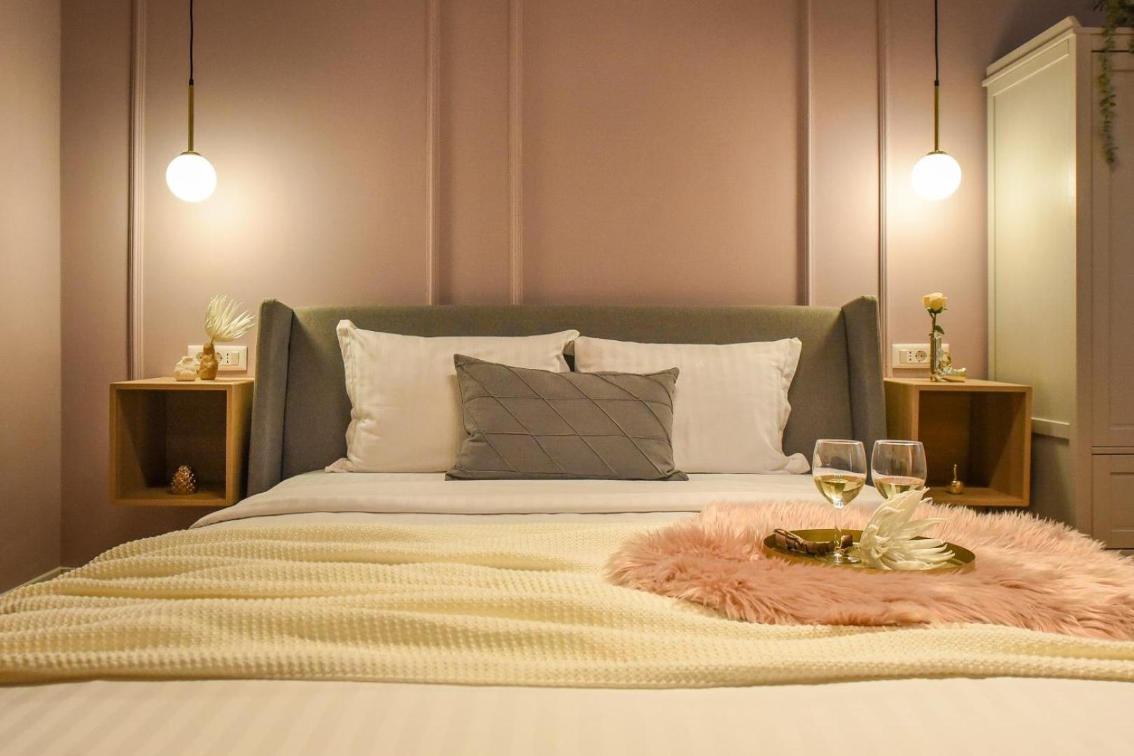Modern Stay - Central Studios With Wall Projector Near Radisson Bucureşti Rom bilde